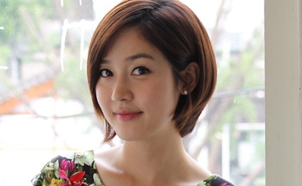 韓国女優ソン・ユリの画像