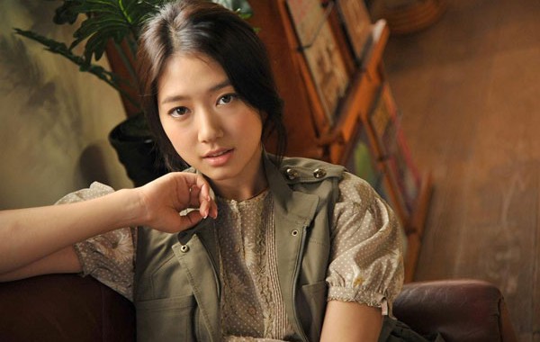 韓国女優パク・シネの画像